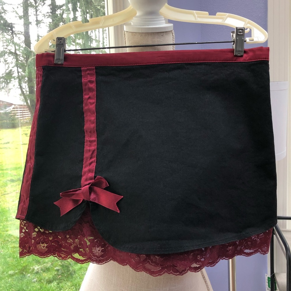 Emily the Strange Vintage Black and Crimson Lace Hot Topic Mini Skirt Medium
